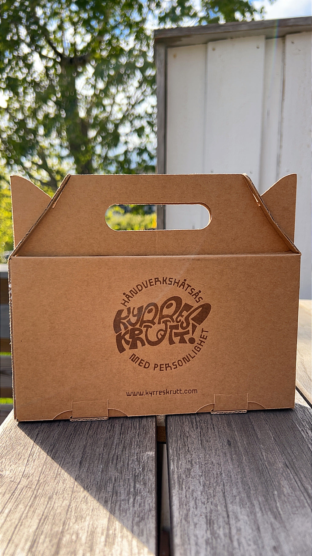 Chilisaus fra Norge i miljøvnnlig gaveeske.